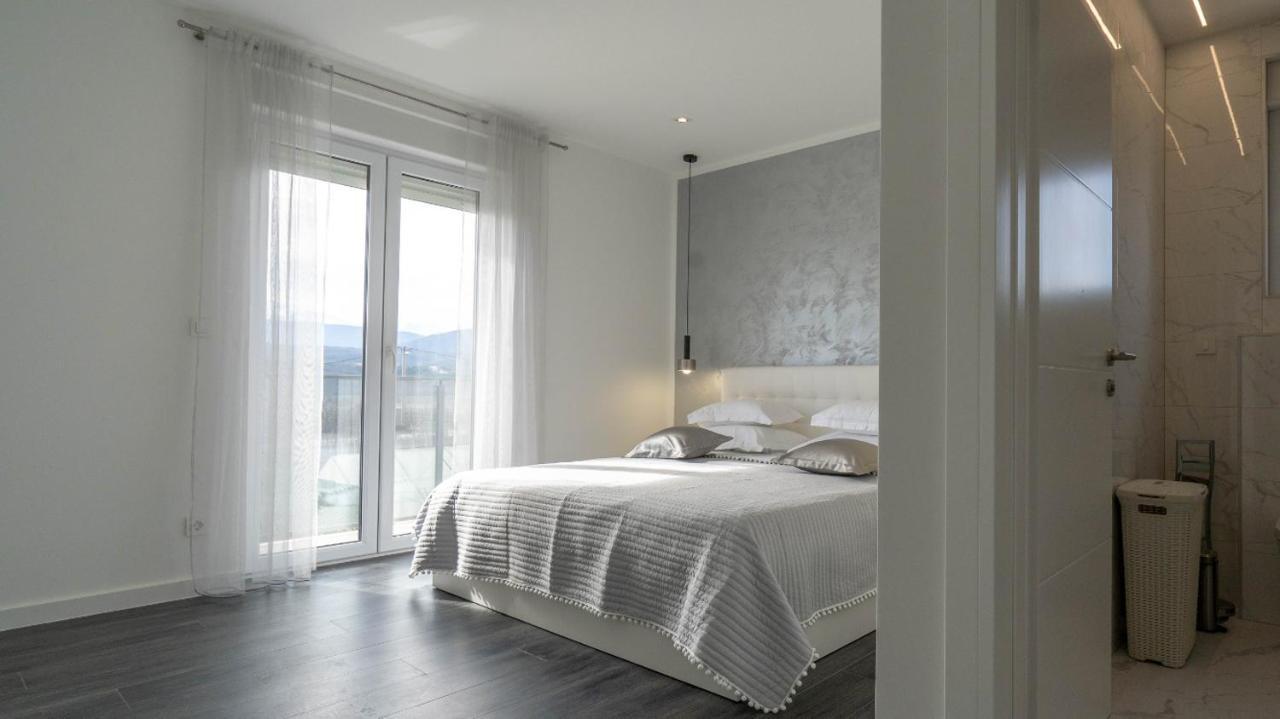 Villa Lukrecia, Luxury Villa In Imotski-Makarska Donji Prolozac Bagian luar foto